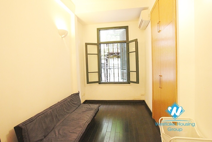 02 bedrooms apartment for lease in Hoan Kiem, quiet location